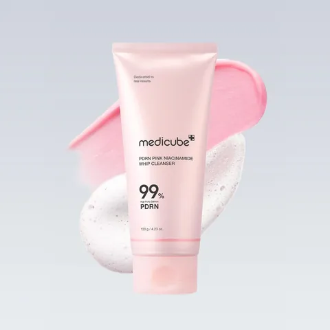 Tubo Medicube PDRN Pink Niacinamide Whip Cleanser con espuma
