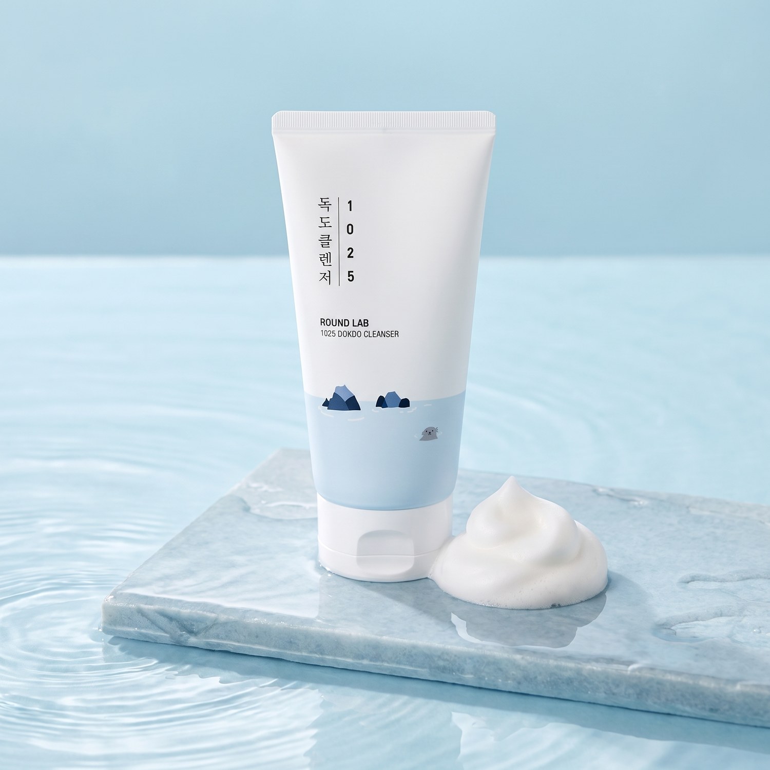 ROUND LAB 1025 Dokdo Cleanser con espuma cremosa junto al mar